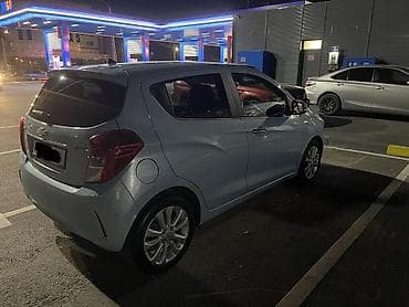 Транспорт: Chevrolet Spark: 2016 г., 1 л, Вариатор, Бензин, Хэтчбэк — 5