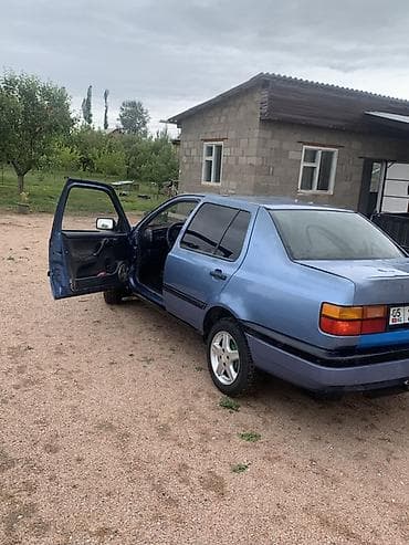 mini jack: Volkswagen Vento: 1994 г., 1.6 л, Механика, Бензин, Седан — 1