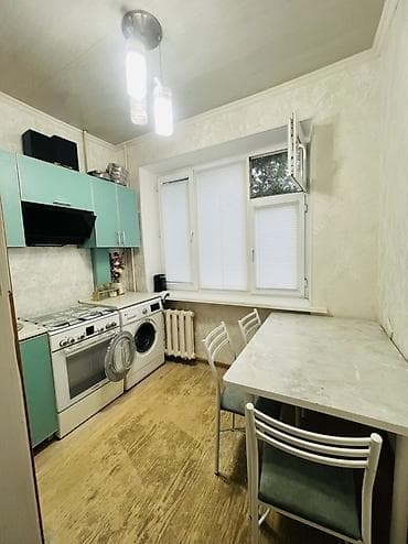 южный микрорайон: 3 комнаты, 70 м² — 8
