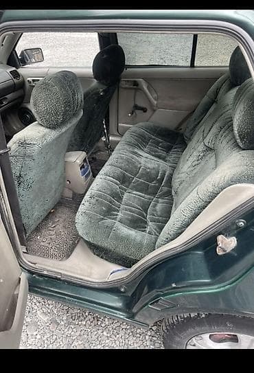 009: Volkswagen Vento: 1997 г., Седан — 4