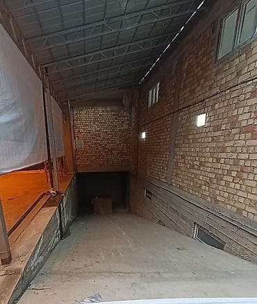 real sight: Склад у Нового базара | 100 м² | Можно частично Сдаётся складское — 2