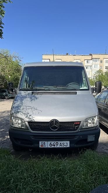 двигатель на грузовой: Легкий грузовик, Mercedes-Benz, Стандарт — 1