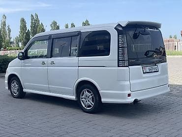 салон машины: Honda Stepwgn: 2004 г., 2 л, Автомат, Бензин, Минивэн — 3