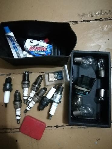 Набор автозапчастей и расходников (разнобой): - Свечи зажигания – at lalafo.kg Набор автозапчастей и расходников (разнобой): - Свечи зажигания –