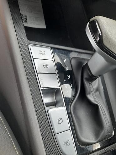 ef m: Hyundai Elantra: 2023 г., Гибрид, Седан — 10