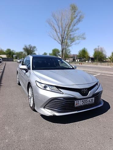 Toyota Camry: 2018 г., 2.5 л, Автомат, Бензин, Седан