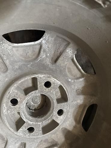 Литые Диски R 15 Audi, 1 шт, отверстий - 4 at lalafo.kg Литые Диски R 15 Audi, 1 шт, отверстий - 4