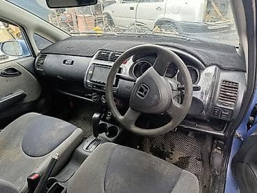 бампер мазда 323f: Honda Fit (GD) — на разбор
есть все запчасти — 3