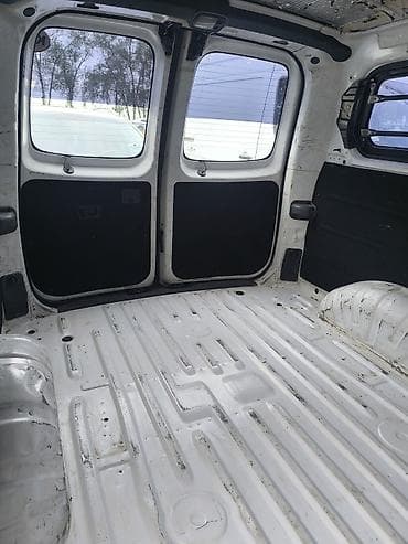 ми 10 с: Hyundai H-1 (Starex) фургон, белый цвет, кузов длинный. Особенности — 8
