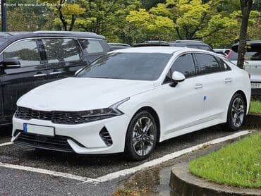Kia K5: 2021 г., 2 л, Автомат, Гибрид, Седан