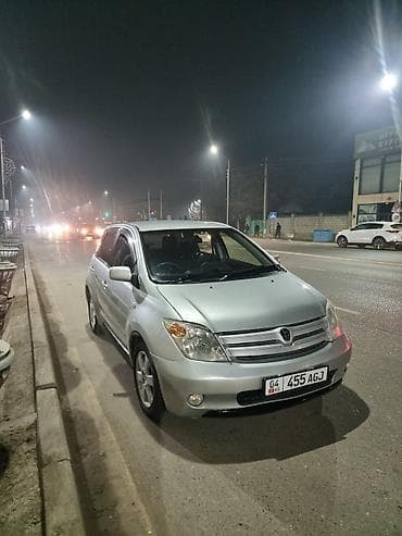 Toyota Ist: 2002 г., 1.3 л, Автомат, Бензин, Хэтчбэк