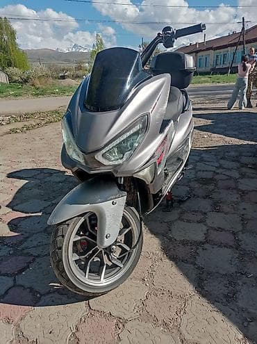 r17 215 45: Макси-скутер Yamaha, 150 куб. см, Бензин, Б/у — 1