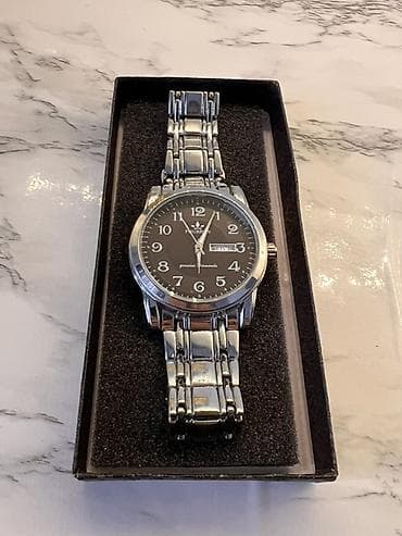 ami paris: Дата не правильное а точнее не работает а время работает!!Наручные — 1