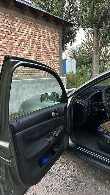 Volkswagen Passat: 2003 г., 2 л, Механика, Бензин, Седан — 10