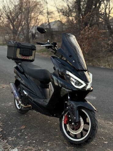 мото формы: Макси-скутер 150 куб. см, Бензин, Б/у — 3