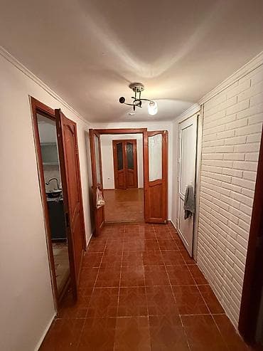 сниму квартиру г кара балта: 3 комнаты, С мебелью частично — 9