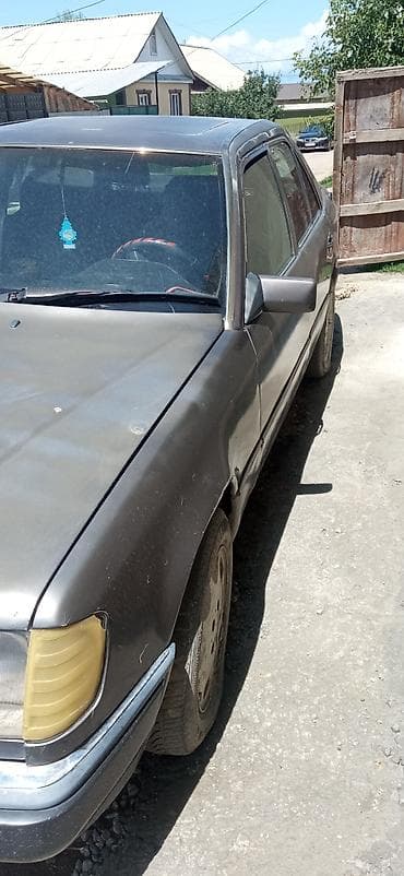 w210 2 6: Mercedes-Benz W124: 1992 г., Седан — 4