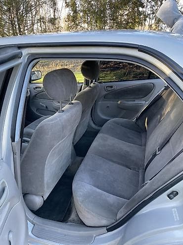 m 111: Toyota Corolla: 2001 г., 1.8 л, Автомат, Бензин, Седан — 8