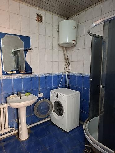 сколько стоит двухэтажный дом: Дом продаётся от собственника. г.Бишкек, пер.Буденного пересекает — 5