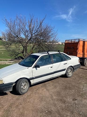 Volkswagen Passat: 1989 г., Седан