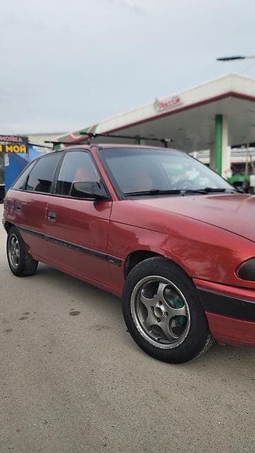 срочно продаю в связи с переездом: Opel Astra: 1992 г., 1.6 л, Механика, Бензин, Хэтчбэк — 6