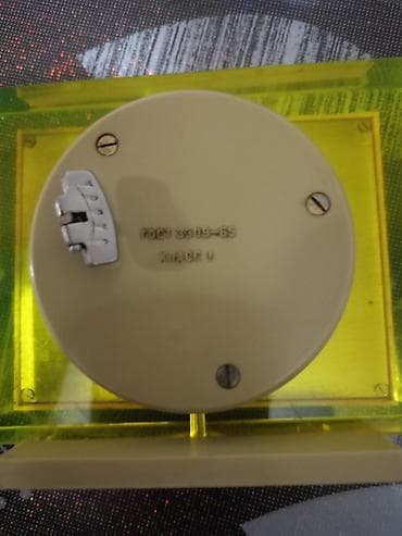 часы телефон: Настольные часы «Маяк» (механические, СССР) - Модель 1: круглый — 4