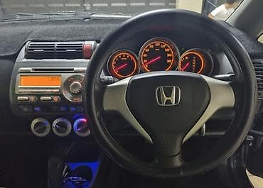 Honda Fit: 2003 г., 1.3 л, Вариатор, Бензин, Седан — 9