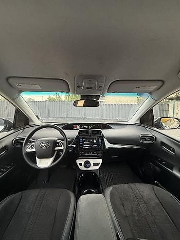 prius c: Toyota Prius: 2017 г., Гибрид — 4