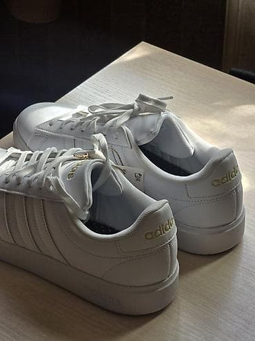 samsung 65: Кроссовки, 42, Adidas, Новый, цвет - Белый, Самовывоз, Бесплатная доставка — 3
