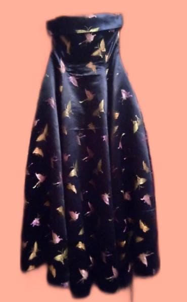 Спортивная одежда: Продаю шикарное вечернее платье. Платье длинное, без бретелек, на — 3