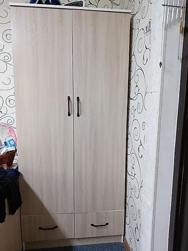 шкаф 4000: Срочно продаю мебель в отличном состоянии, почти новая, камод,шкаф и — 4