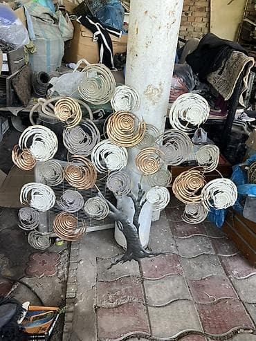 Decorative figures