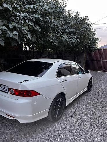 порог: Honda Accord: 2003 г., Бензин, Седан — 6