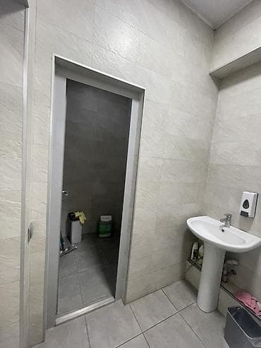 Кабинет Для косметолога, В бизнес центре, 160 м², С оборудованием — 5