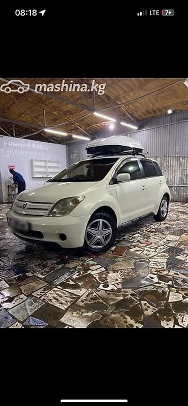 mazda 6: Toyota Ist: 2003 г., Хэтчбэк — 2