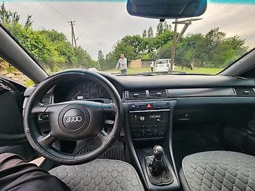 руль уно: Audi A4 (B5), салон и передняя панель - Руль с логотипом Audi — 1