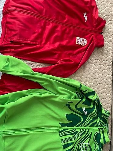 third edition solution: Спортивный комплект одежды для футбола: - Костюм-толстовка на молнии — 1