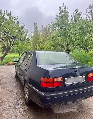 венио: Volkswagen Vento: 1992 г., 1.8 л, Седан — 3