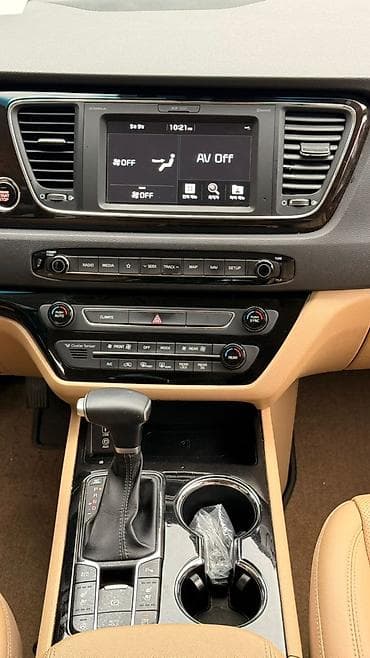 kia karnaval: Kia Carnival: 2019 г., 2.2 л, Автомат, Дизель, Минивэн — 8