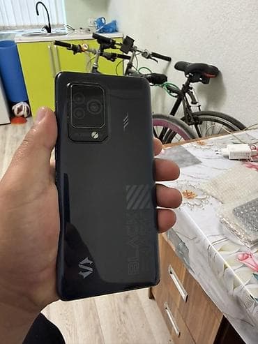 ipone 5: Xiaomi, Black Shark 5 Pro, 256 ГБ, цвет - Черный — 1