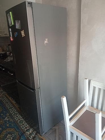 mini refrigerator: Двухкамерный холодильник, серебристый (стальной) цвет, нижняя — 3