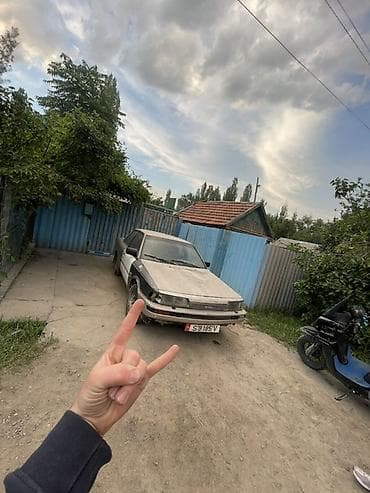 впускной клапан: Toyota Camry: 1987 г., Механика, Бензин, Седан — 1