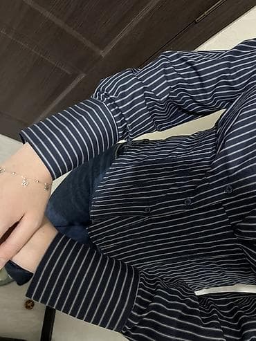 Жеке буюмдар: Женская приталенная рубашка в вертикальную полоску. - Цвет — 2