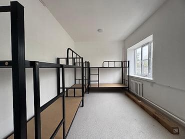 суворова: 240 м², 7 комнат, Балкон застеклен, Бронированные двери, Забор, огорожен — 4