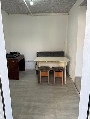 Сниму комнату: Сдается небольшая комната с кухонной зоной. Планировка: вход через — 4