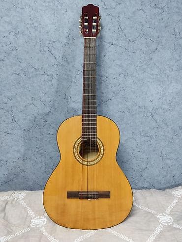 Барабаны: Классическая акустическая гитара 4/4 с нейлоновыми струнами — 1