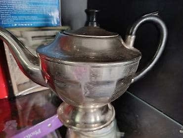 Продаю чайник . антиквариат.цена 2000 с Чоподон жасалган кеселер at lalafo.kg Продаю чайник . антиквариат.цена 2000 с Чоподон жасалган кеселер
