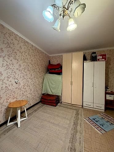 южный мкр: 1 комната, 35 м², 105 серия, 4 этаж — 5
