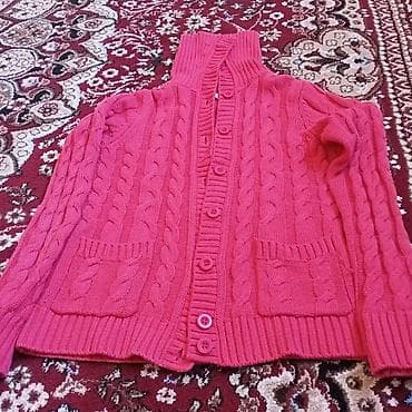 Аксессуарлар: Джемпер теплый хорошего качества на 10лет, почти не одевали, 900с.цвет — 1