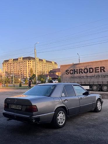 Транспорт: Mercedes-Benz W124: 1992 г., 2.3 л, Механика, Бензин, Седан — 6